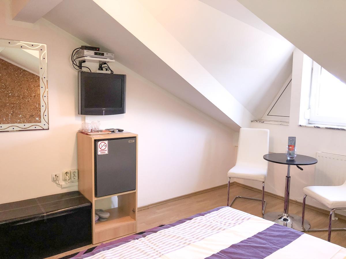 Smjestaj Natalija Hotel Osijek Buitenkant foto