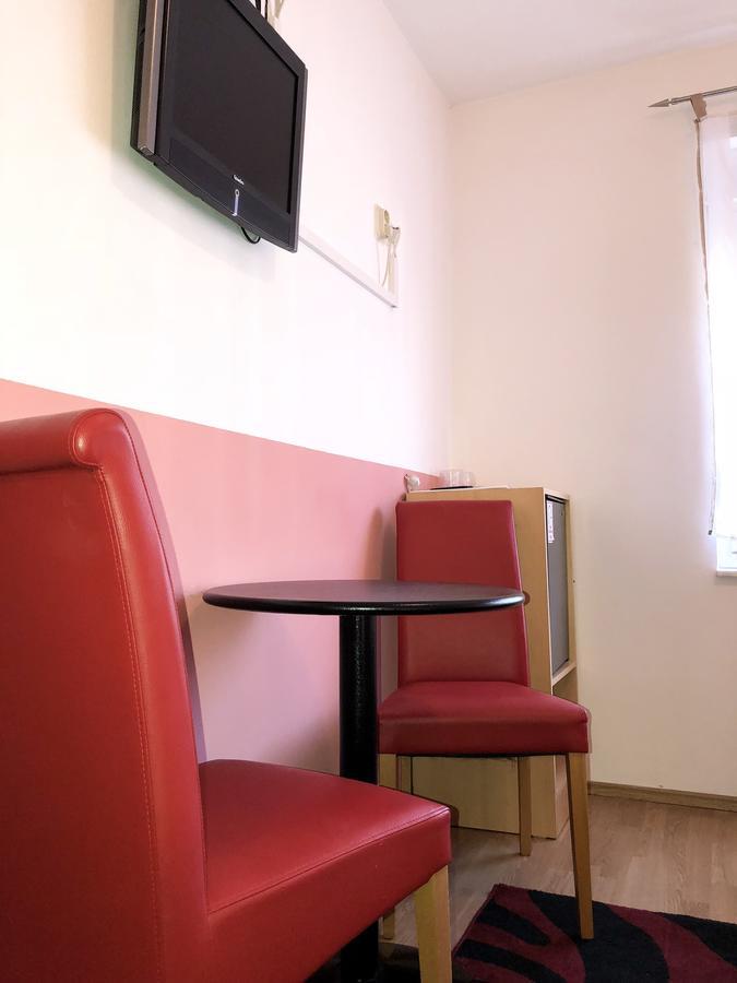 Smjestaj Natalija Hotel Osijek Buitenkant foto