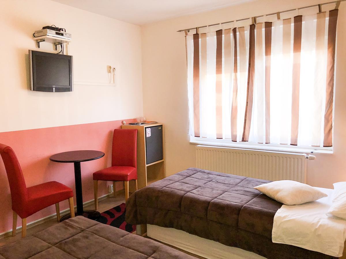 Smjestaj Natalija Hotel Osijek Buitenkant foto