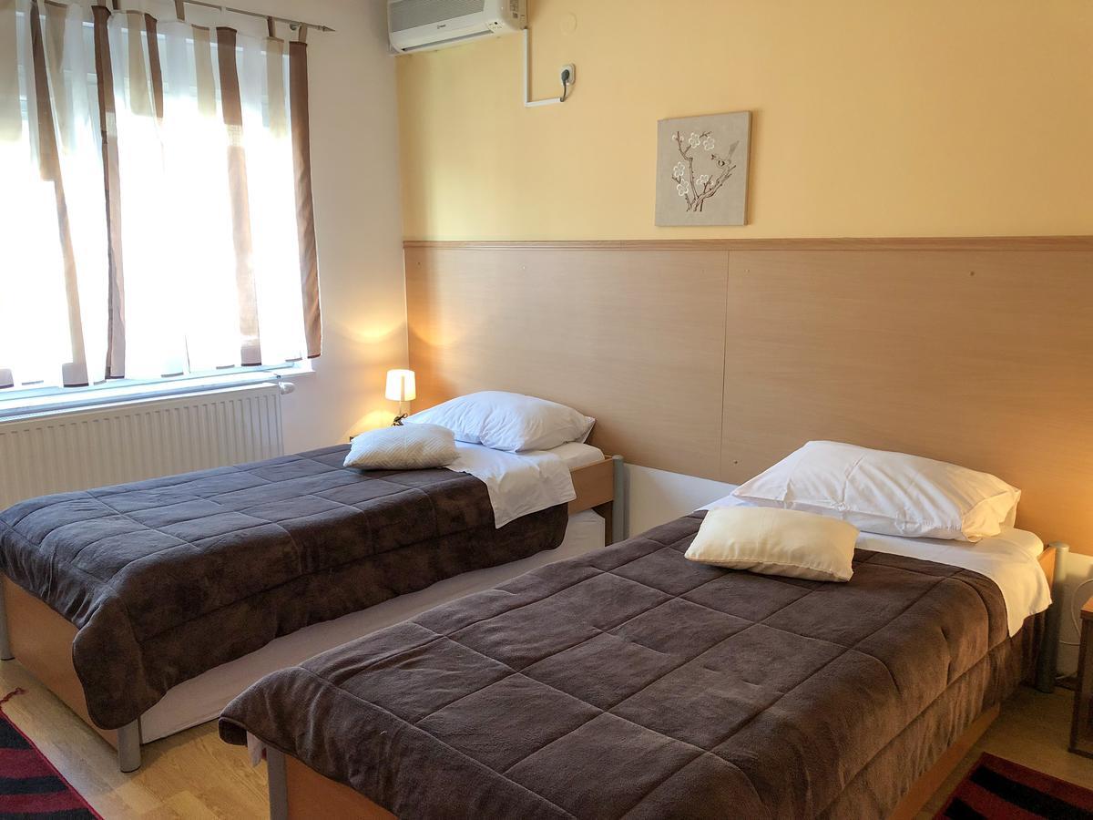 Smjestaj Natalija Hotel Osijek Buitenkant foto
