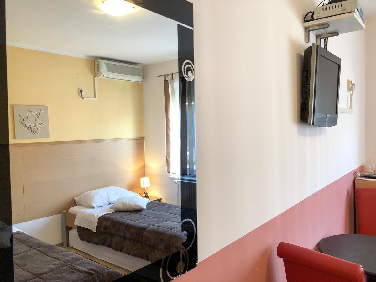 Smjestaj Natalija Hotel Osijek Buitenkant foto